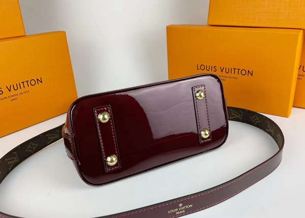 ルイヴィトンバッグ着用イメージ